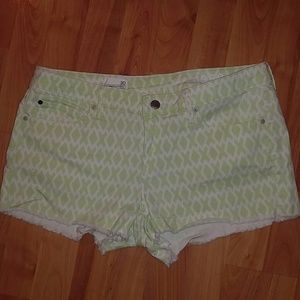 GAP - Tribal pattern denim cut off shorts